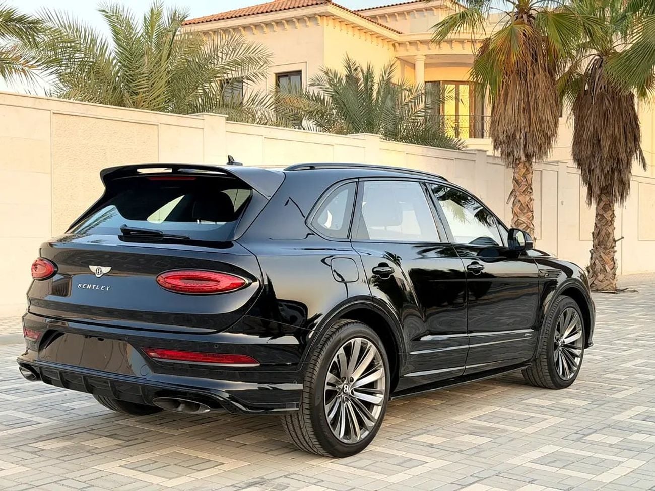 Bentley Bentayga SPEED MODEL - GCC SPECS - NO ACCIDENT - FULL SERVICE IN AGENCY