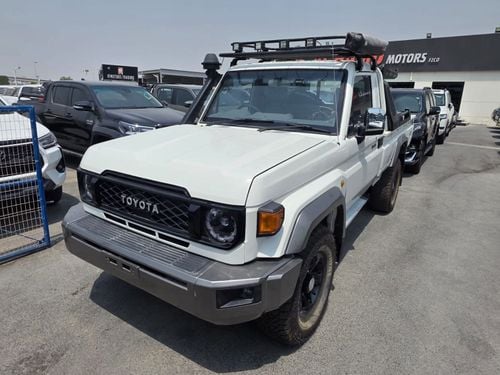 Toyota Land Cruiser Pick Up LX AC PWR OPT