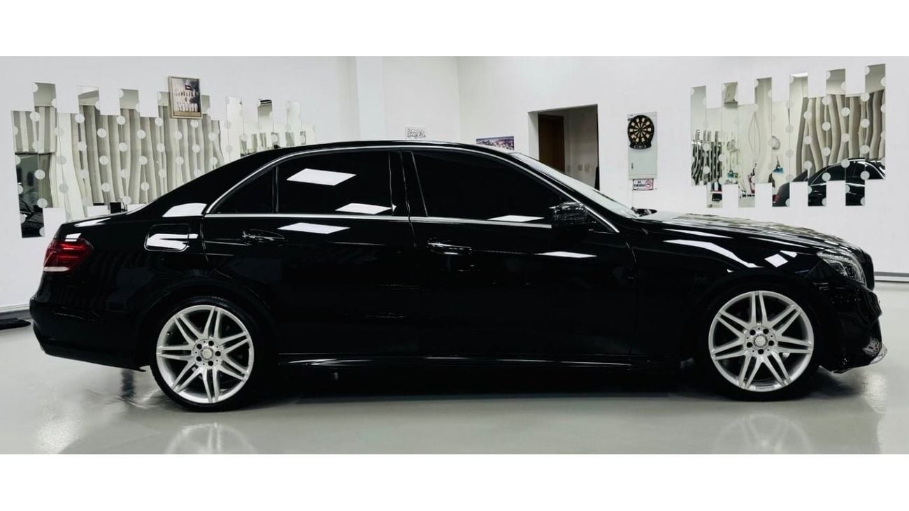 Mercedes-Benz E300 Elegance GCC .. AMG .. V6 .. Perfect Condition .. Panoramic