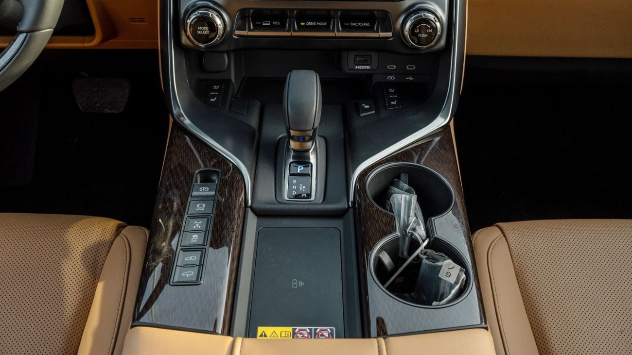 لكزس LX 700h 2026 Lexus LX700h Signature 3.5L AT Hybrid With Auto Parking (White-Tan)