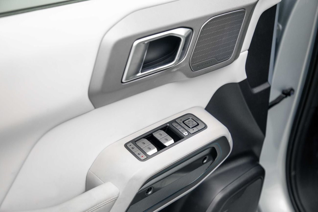 بي واي دي ليوبارد تيتانيوم 3 ID Ultra - Silver Inside Grey | Export Only