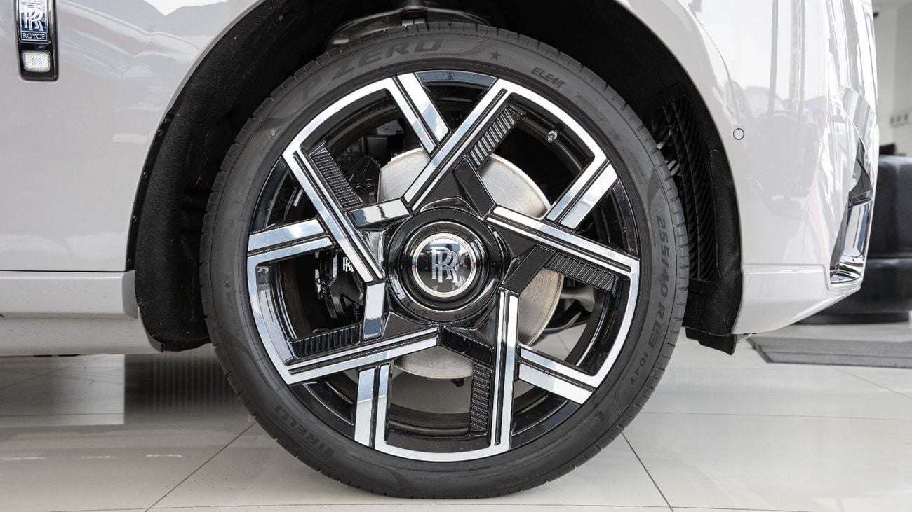 رولز رويس كولينان Rolls Royce Cullinan Black Badge - Duality Seats - VIP Seat - Starlight - 2025