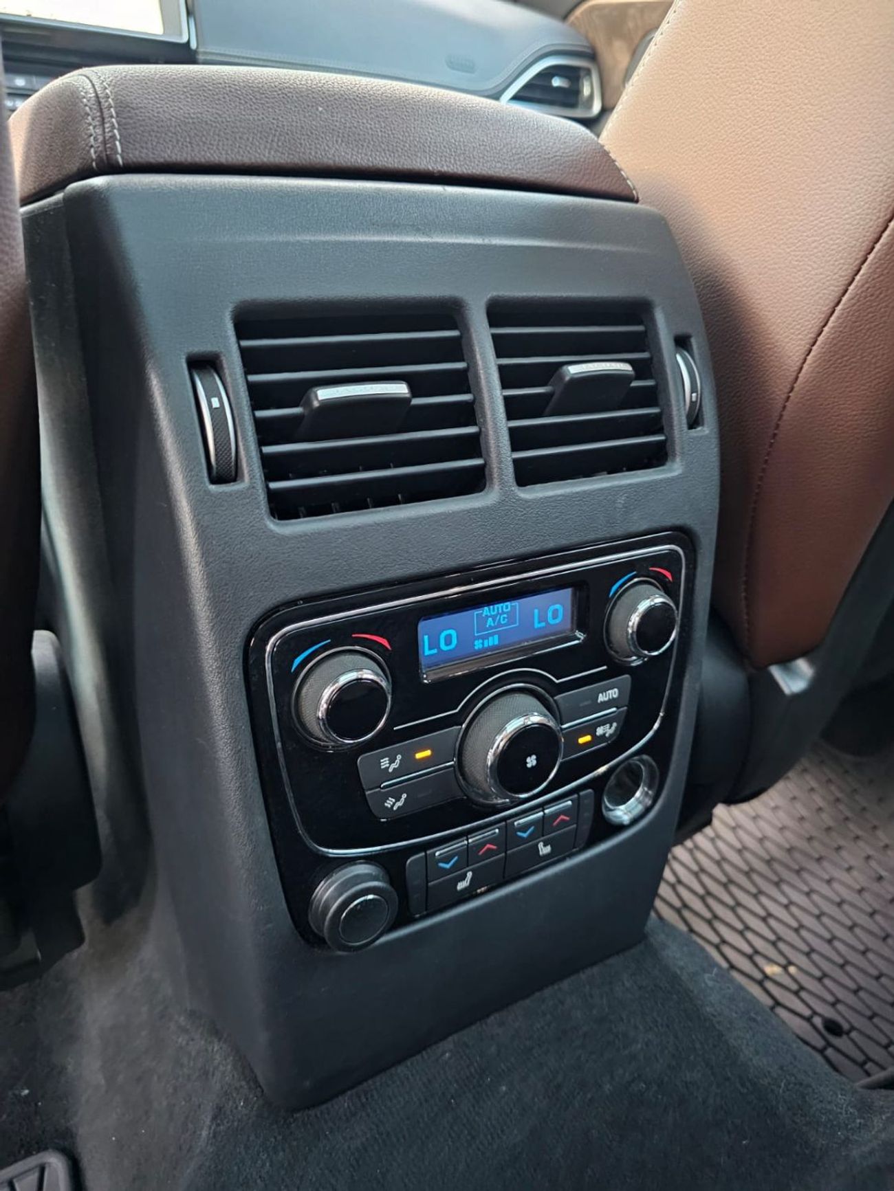 جاكوار F بيس S 3.0L (400 HP)