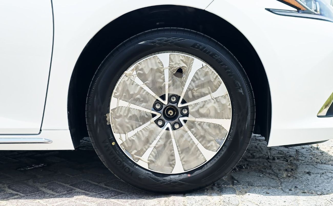 Lexus ES350 LEXUS ES350 - PRIME - 3.5L - 2025 MODEL - WHITE INSIDE TAN 