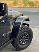 جيب رانجلر 392 / V8 6.4L / FOX ADJUSTABLE SUSPENSION / VARIABLE EXHAUST / ELECTRIC SIDE STEPS / DEFLOCK /