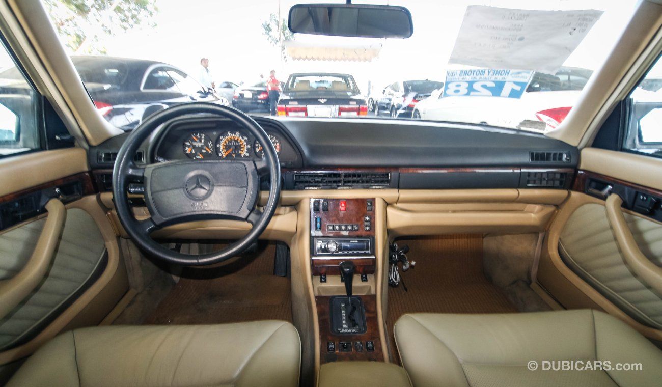 Mercedes-Benz 560 SEL