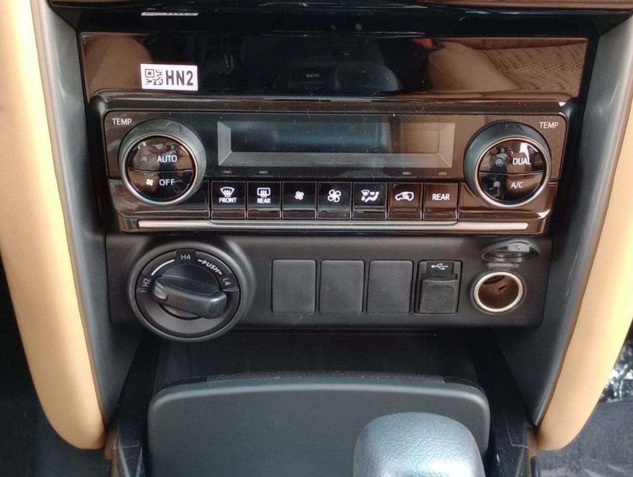 تويوتا فورتونر SR5 2023 A/T 4X4 , V4 2.7L Gasoline suv White color EXPORT ONLY