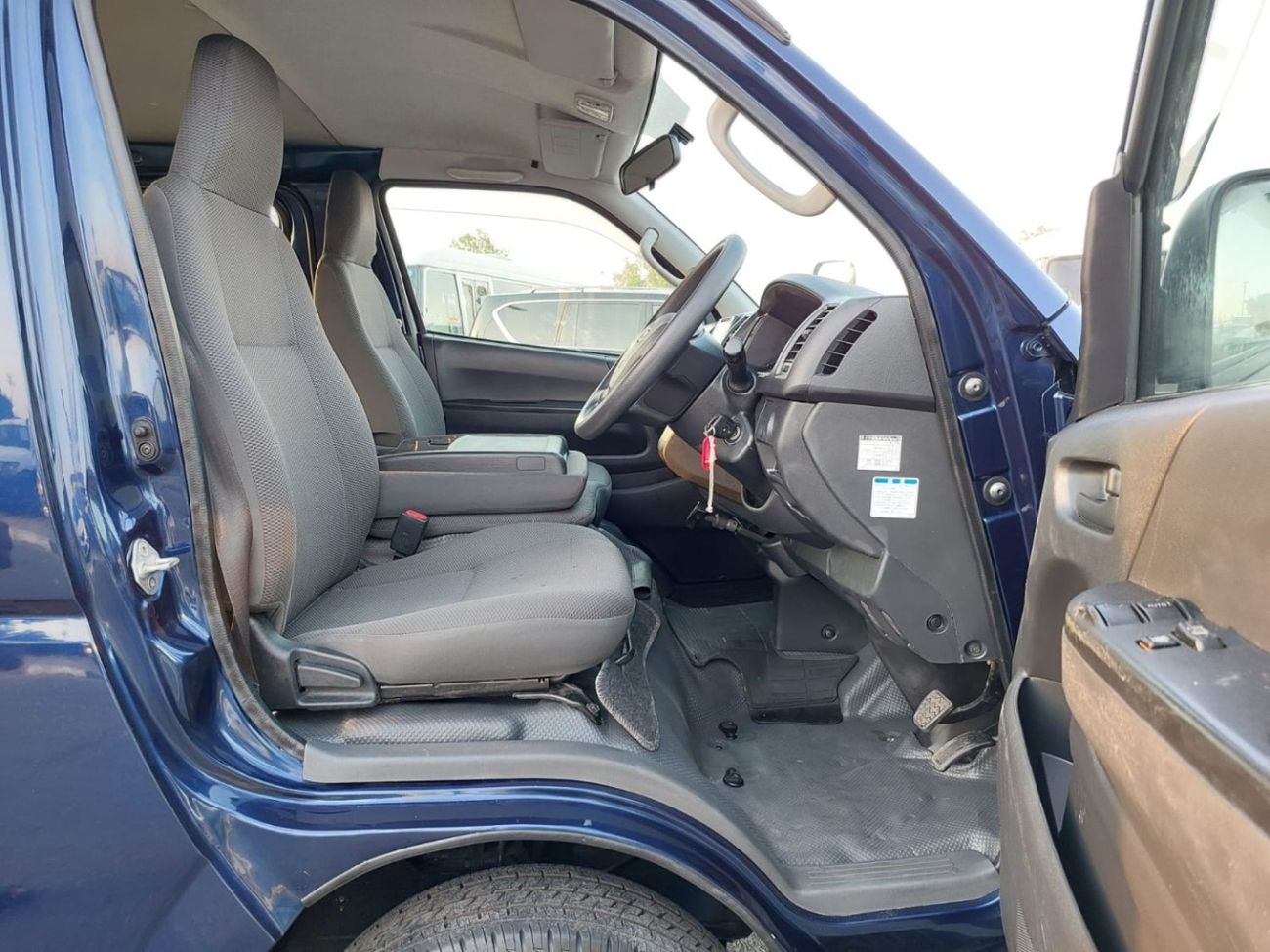 Toyota Hiace TOYOTA HIACE VAN RHD 2019 MODEL 2.8 L DIESEL AUTOMATIC(PM07814)