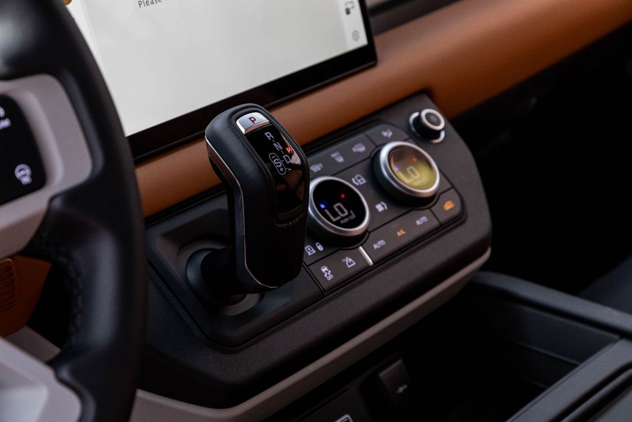 لاند روفر ديفندر 6,658 P.M | 0% Downpayment | Defender X Dynamic P400!