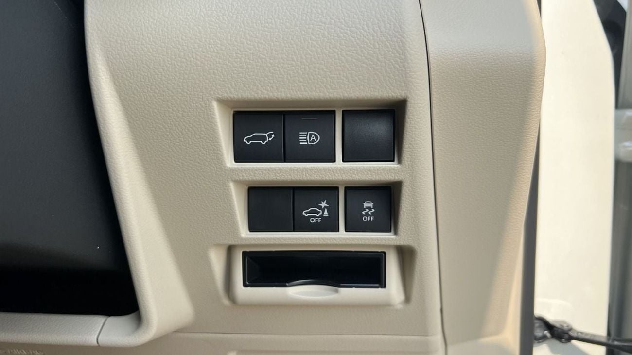 Toyota Land Cruiser SAHARA DIESEL 3.3L 7 SEATS