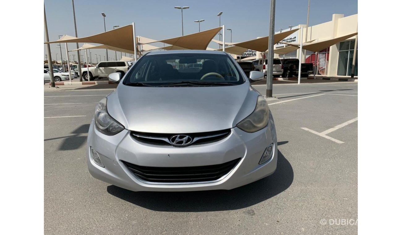 Hyundai Elantra Hyundai elantra 2014 gcc 1.8 full automatic for sael