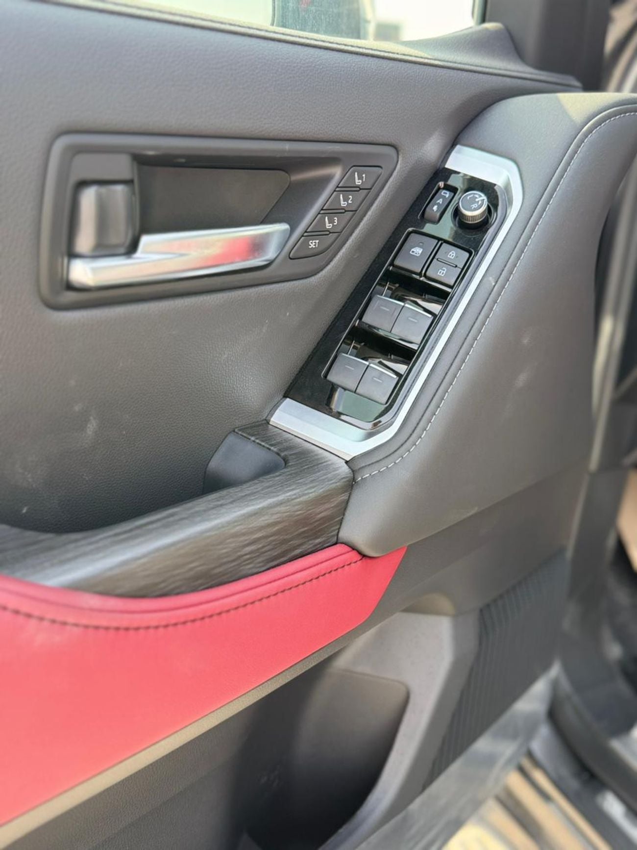 Toyota Land Cruiser VXR 3.5L HYBRID GCC