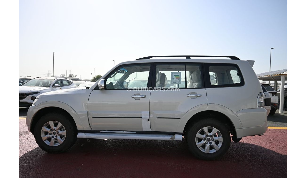 ميتسوبيشي باجيرو ميتسوبيشي باجيرو جي ال اس 3.0 لتر ، دفع رباعي ، 5 ابواب ، سقف بانورامي ، كاميرا خلفية ، تحكم مكيف خل