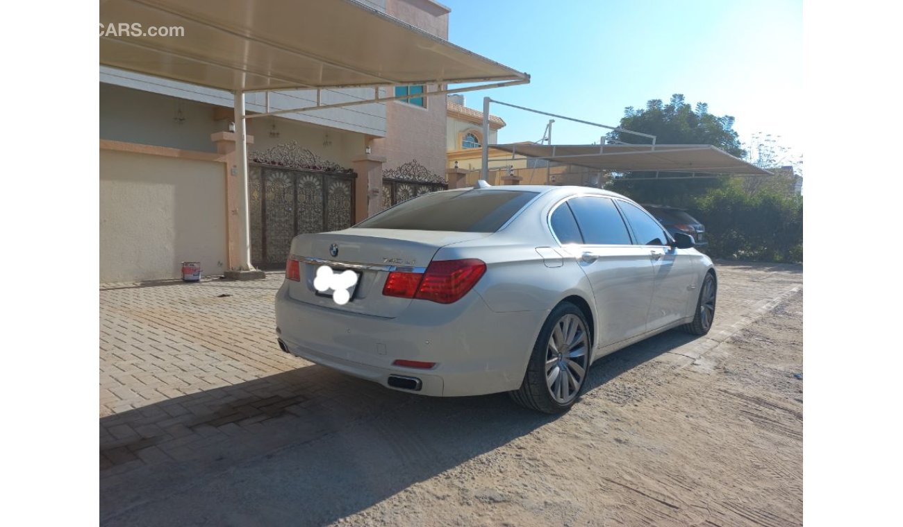 بي أم دبليو 740 Li