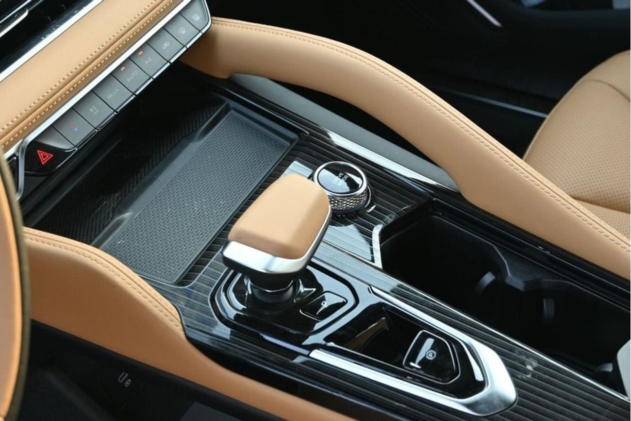 جيلي مونجارو Geely Monjaro 2.0L Turbo, 4WD Petrol, Model 2024 , Color Matt Grey