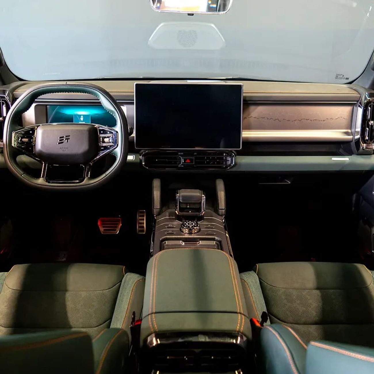 Jetour T2 Luxury 2,299 pm • 0% Downpayment • • 1 Year Warranty