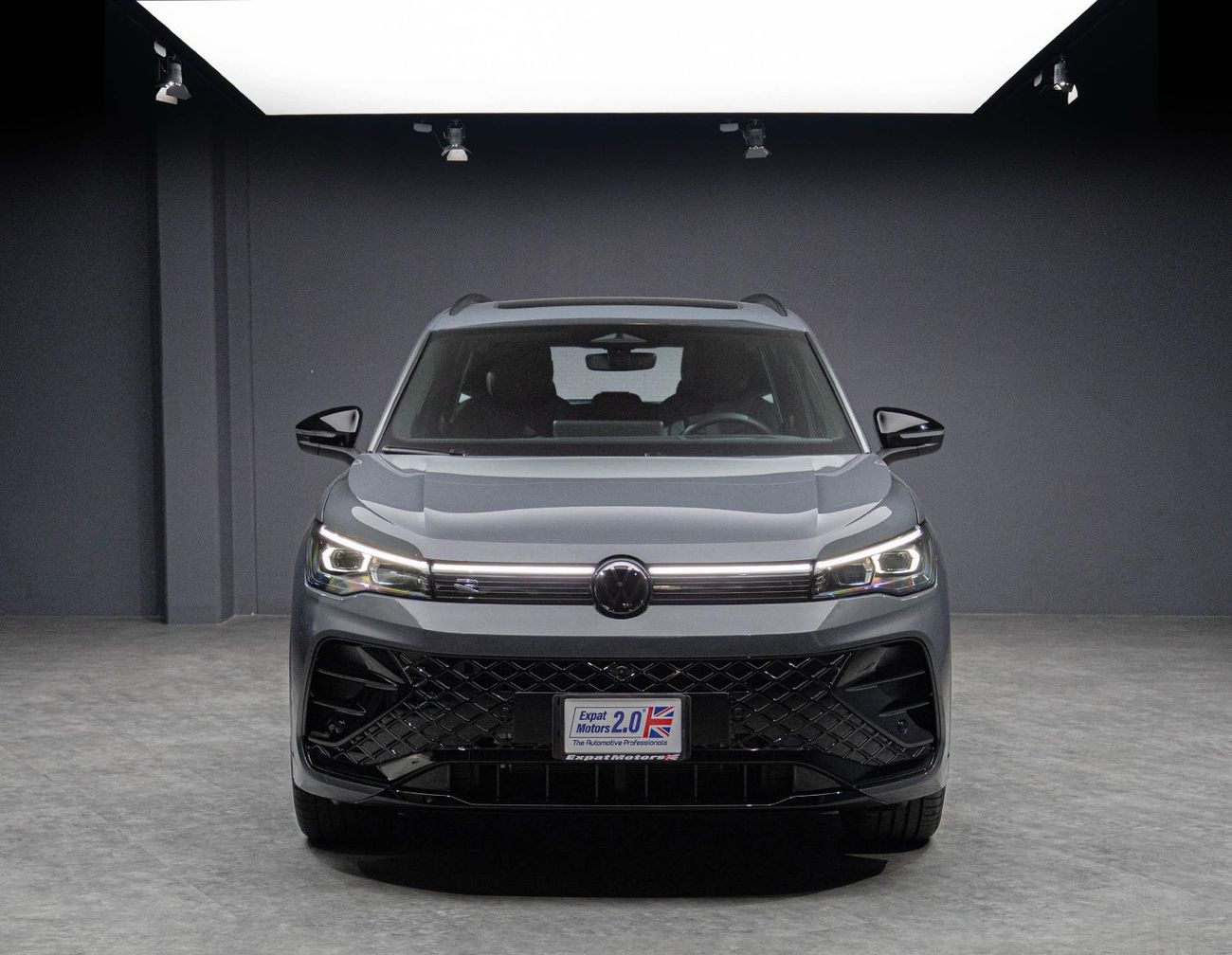 Volkswagen Tiguan R-Line 2.0L 2,195x60 • 20% DP • 2025 Volkswagen Tiguan R-Line Black Edition • VW Warranty + Service 