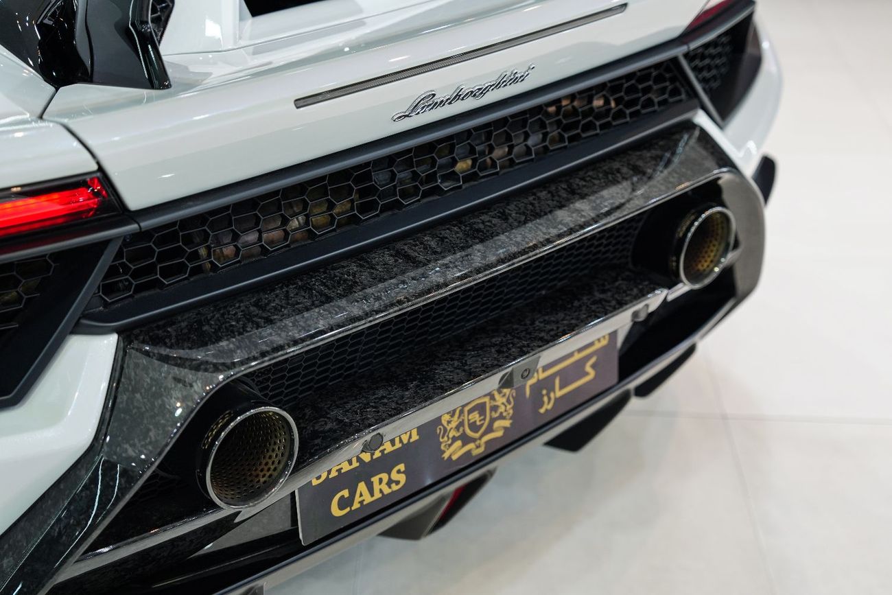 لامبورغيني هوراكان Performante Spyder, ALA Aerodynamic, Lift System, GCC Spec!!