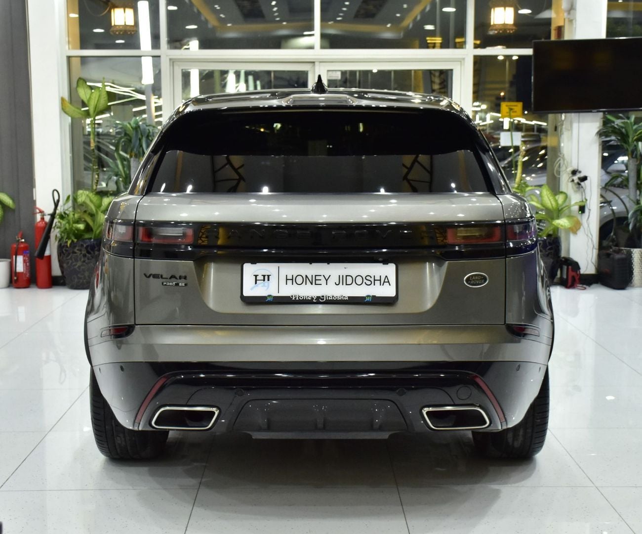 Land Rover Range Rover Velar EXCELLENT DEAL for our Range Rover Velar P380 SE ( 2018 Model ) in Grey Color American Specs