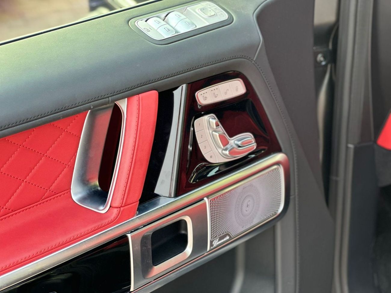 Mercedes-Benz G 63 AMG Premium + MERCEDES BENZ G63 AMG 2022