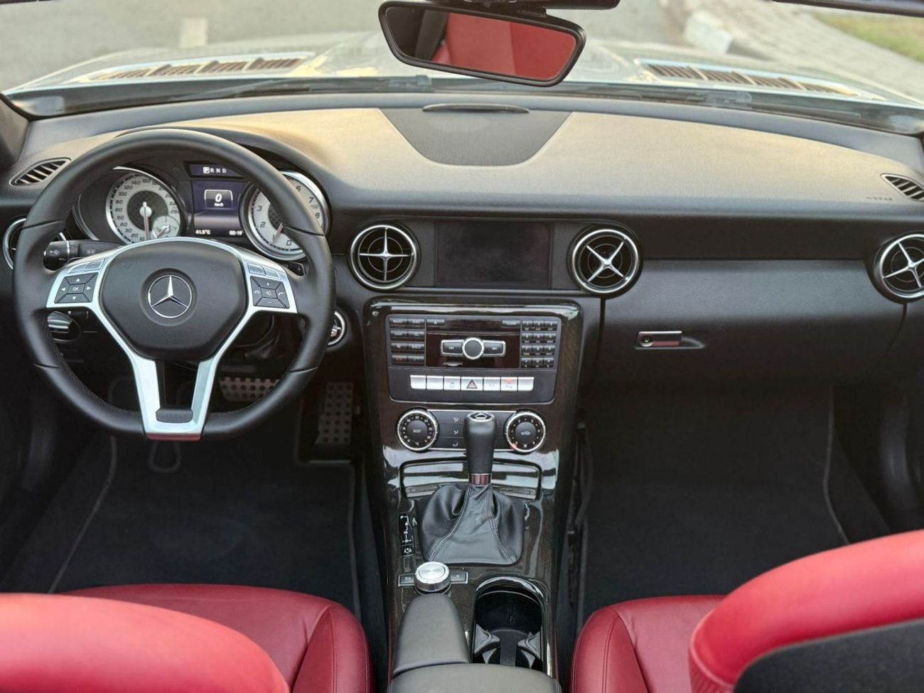 Mercedes-Benz SLK 200 MERCEDES SLK 200 AMG 2014 GCC ORIGINAL PIANT SERVICE HISTORY