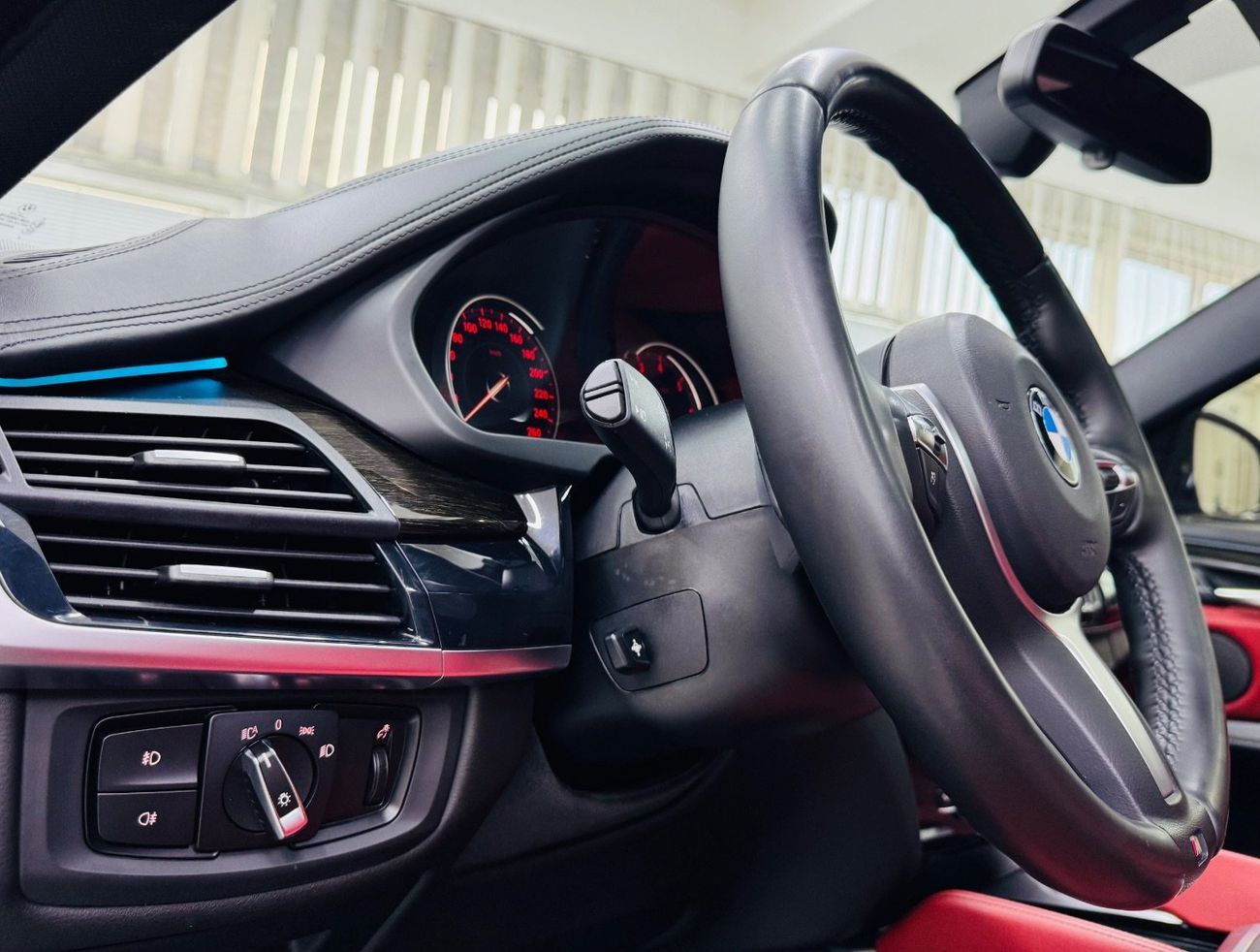 بي أم دبليو X6 50i M Sport Dynamic Plus 4.4L