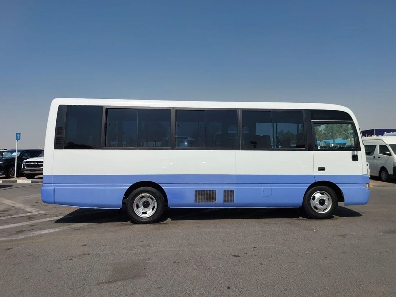 نيسان سيفيليان (RAMADAN OFFER) NISSAN CIVILIAN BUS RHD 2004 MODEL 4.2 L DIESEL AUTOMATIC(PM21861)