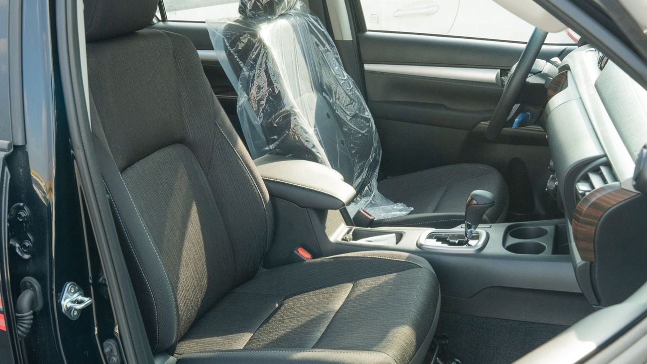 Toyota Hilux 2025 Toyota Hilux DC 2.7L Petrol AT (Black)