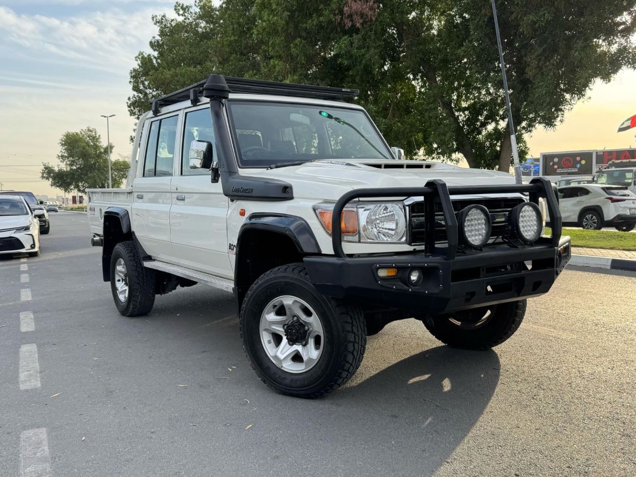 تويوتا لاند كروزر بيك آب Diesel ,Right Hand Drive ,4 Doors ,4.5 Liter ,Manual Transmission ,Power Windows