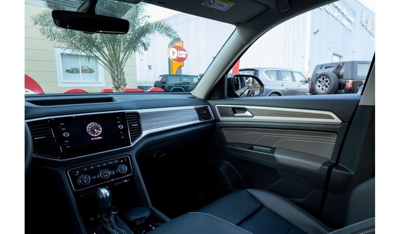 فولكس واجن تيرامونت Comfortline 3.6L Volkswagen Teramont Comfortline 2022 GCC under Agency Warranty with Flexible Down-P