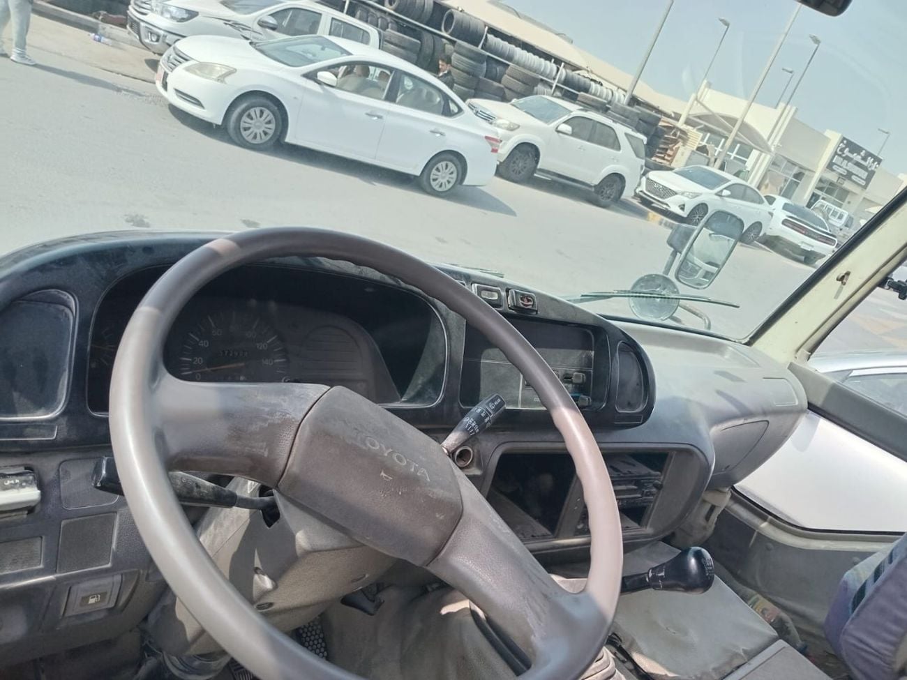 تويوتا كوستر 2.7L PETROL 30 SEATER MANUAL TRANSMISSION