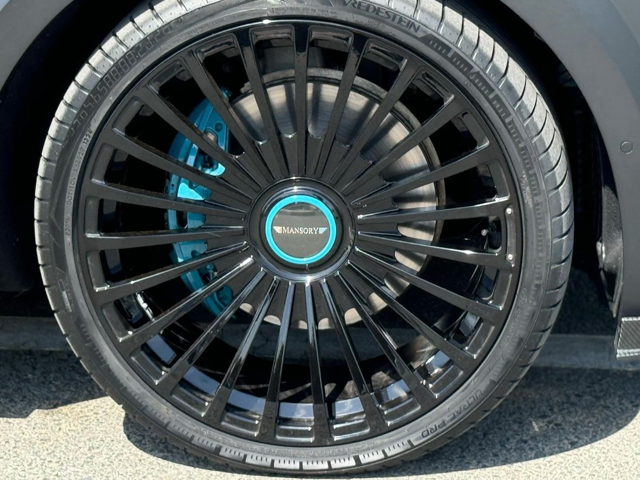 Rolls-Royce Cullinan Std MANSORY GCC SPEC NEAT AND CLEAN LESS KILOMETER