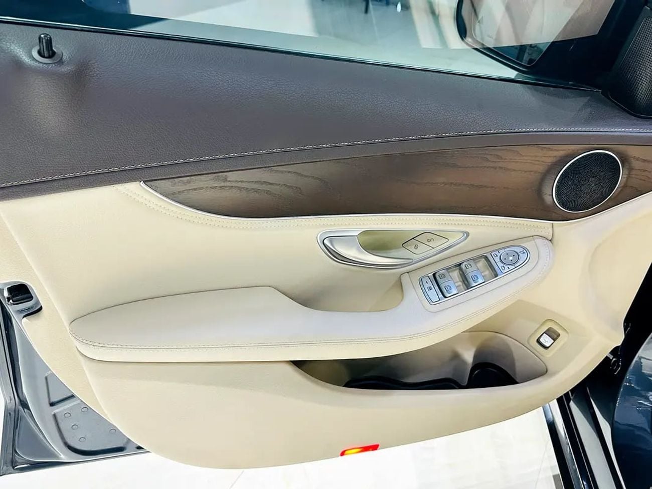 Mercedes Benz C200 AVANTGARDE