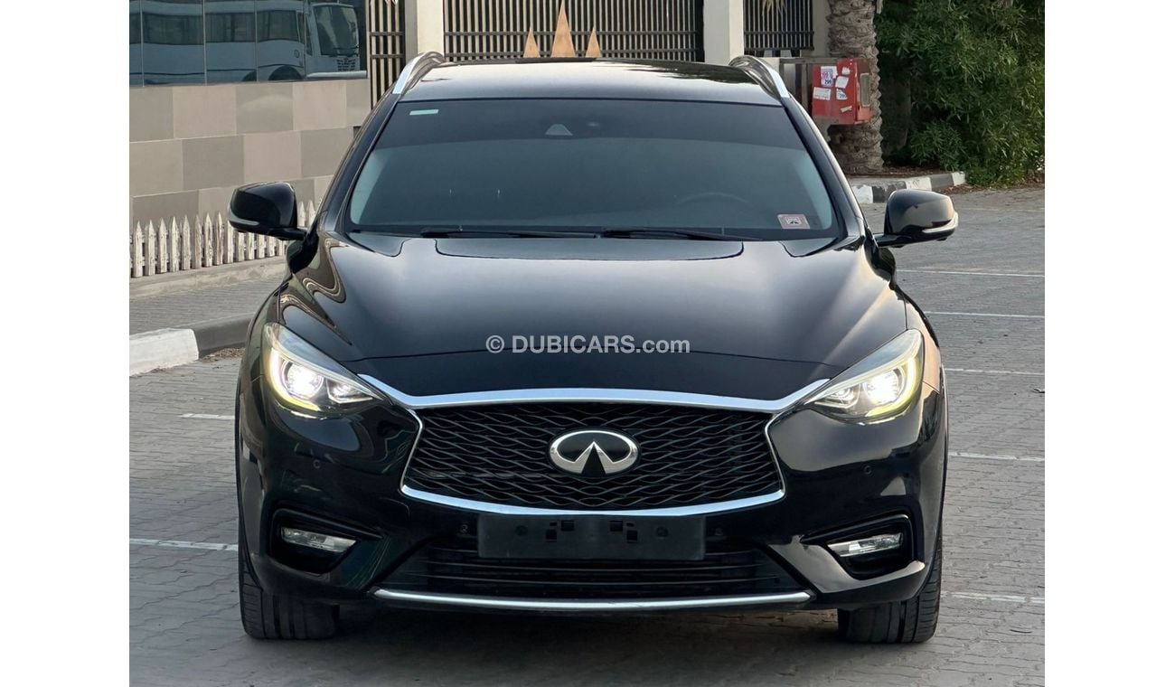 Infiniti Q30 Premium