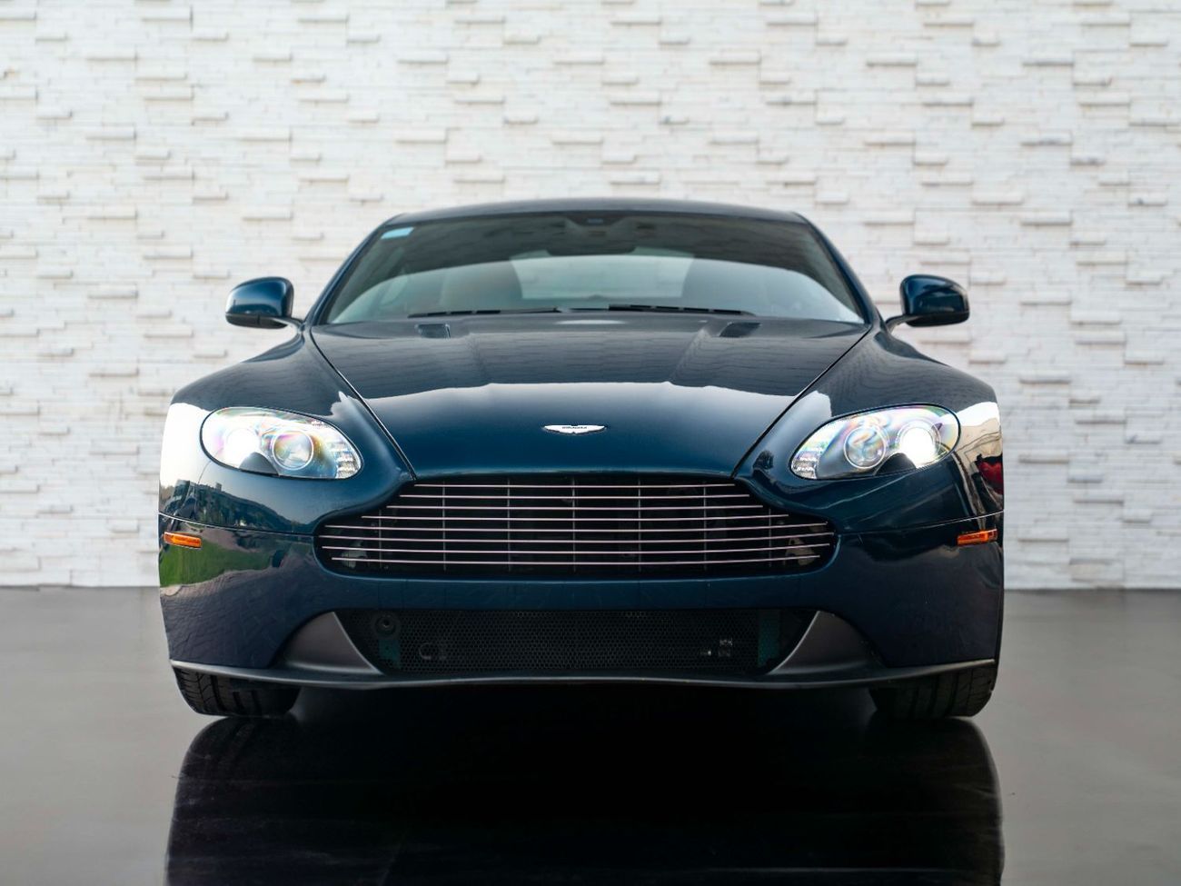 أستون مارتن فانتيج V8 4.7L