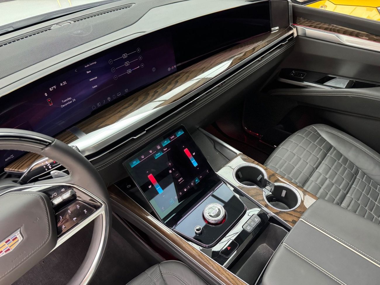 كاديلاك إسكالاد Premium Luxury 6.2L 4WD