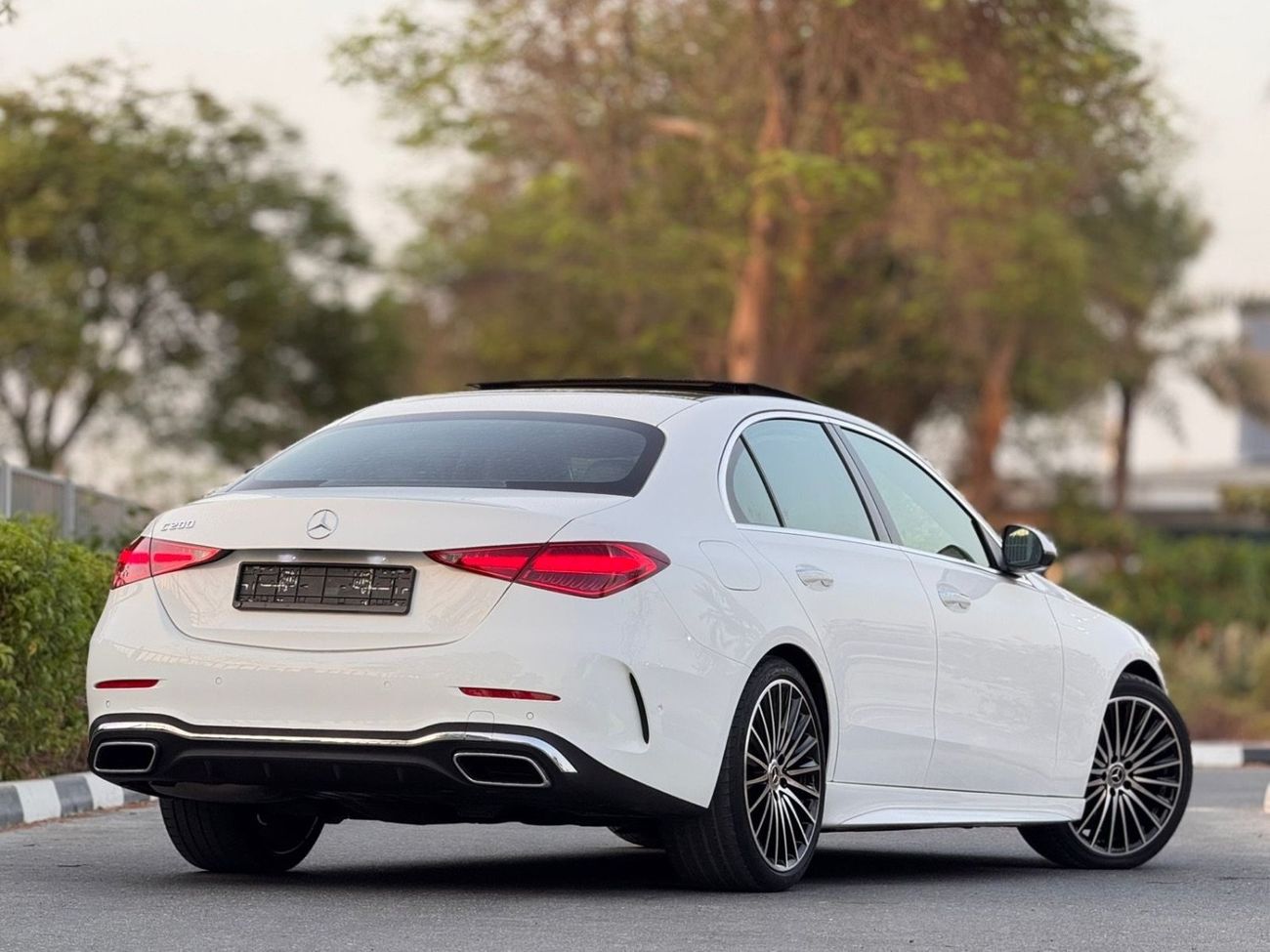 مرسيدس بنز C 200 Premium 2.0L