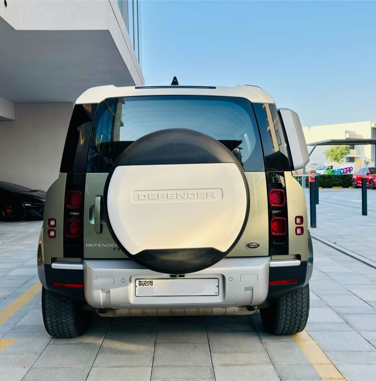 لاند روفر ديفندر P300 110 2.0L (5 Seater)