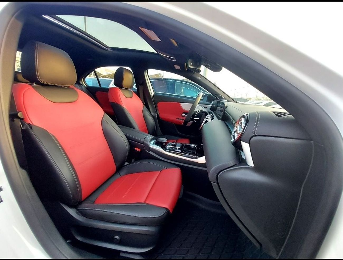 مرسيدس بنز A 35 AMG Premium + 2.0L