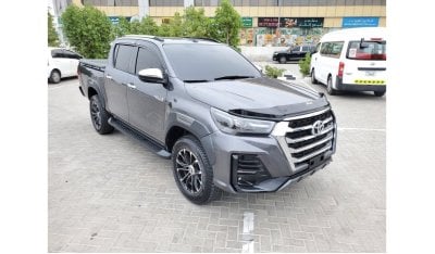 Toyota Hilux Toyota hilux petrol engine model 2016 v4 car very clean and good condition