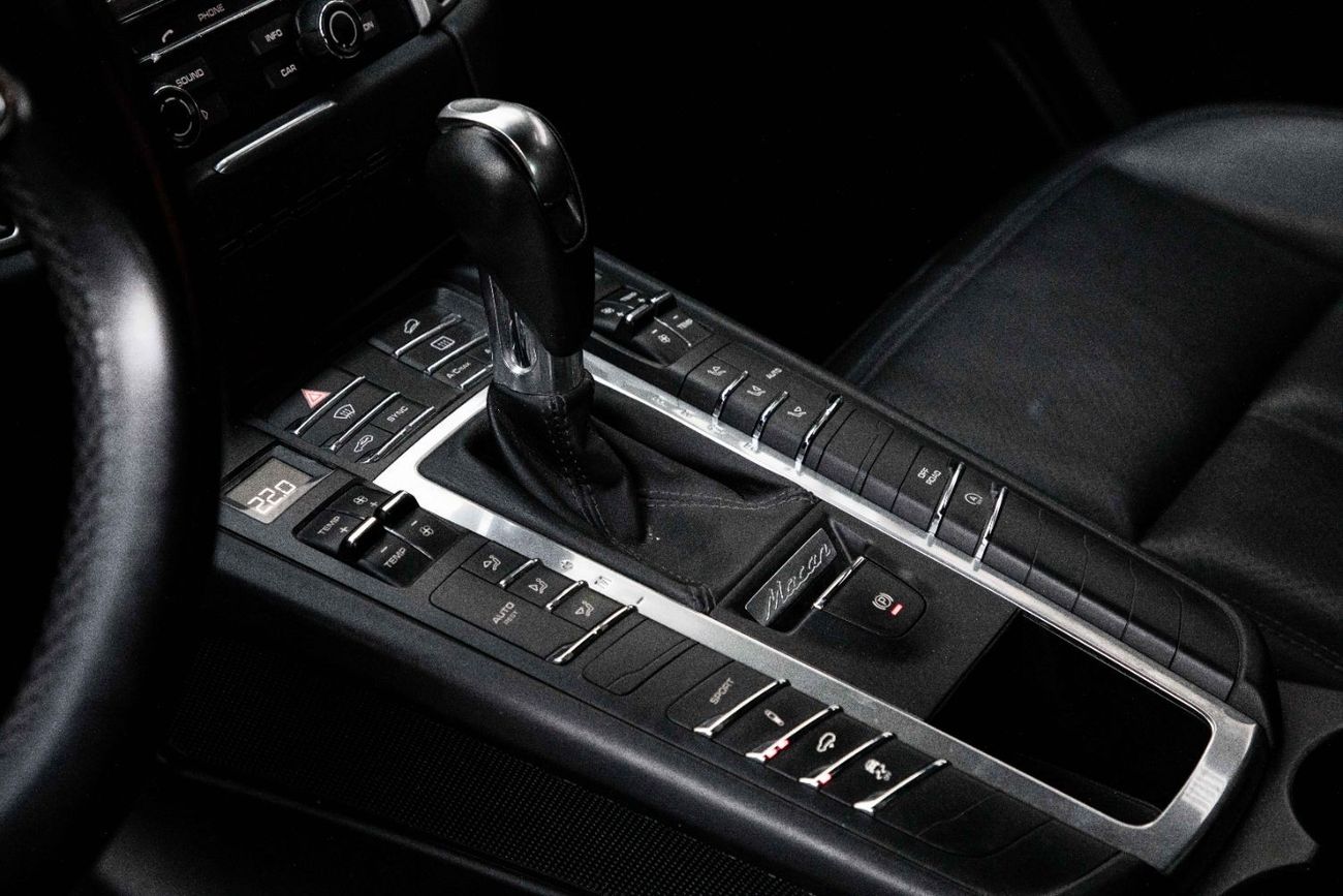 بورش ماكان S 2015 | 2,762 P.M (3 Years)⁣ | 0% Downpayment | SERVICE HISTORY!