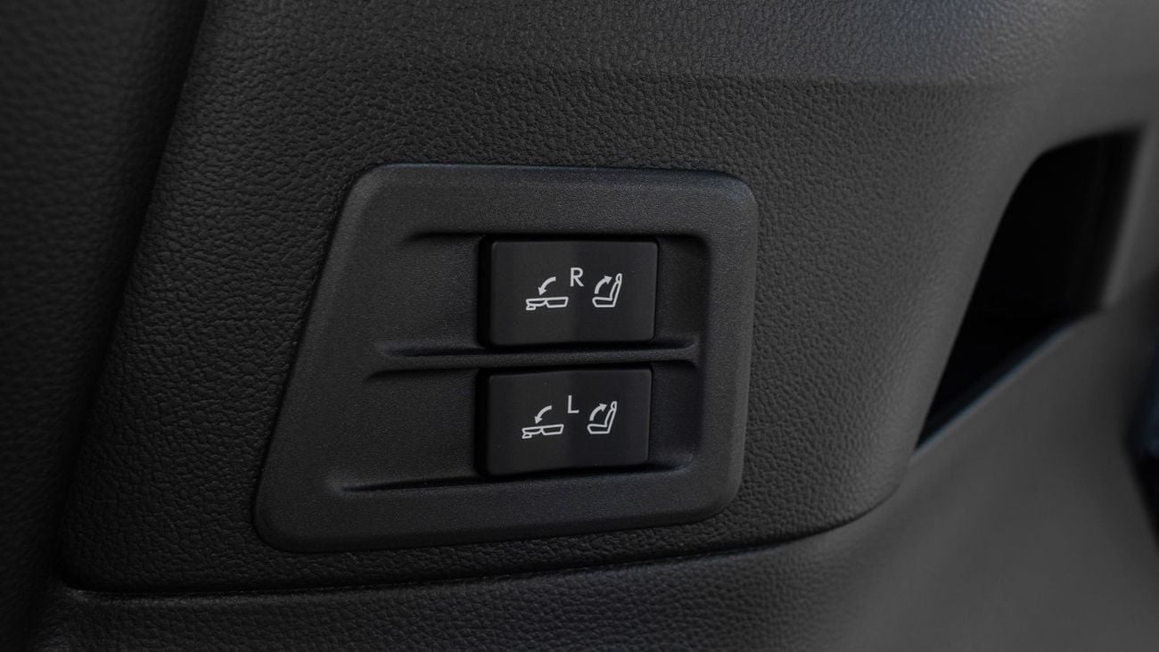 Lexus LX 600 2026 Lexus LX600 Signature 3.5L Petrol AT White-Tan (Wooden Accent)