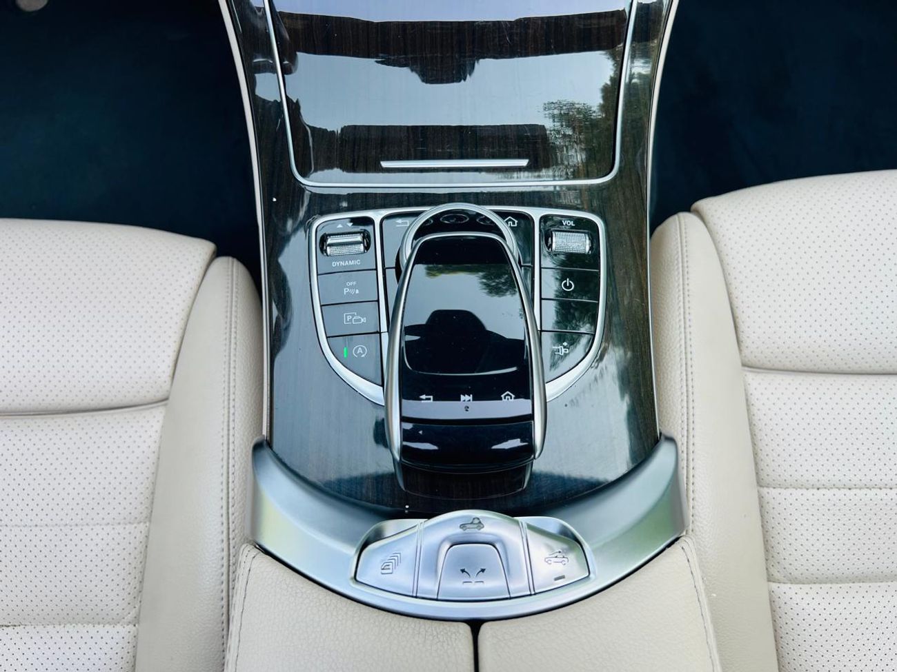 مرسيدس بنز C 300 كوبيه CONVERTIBLE