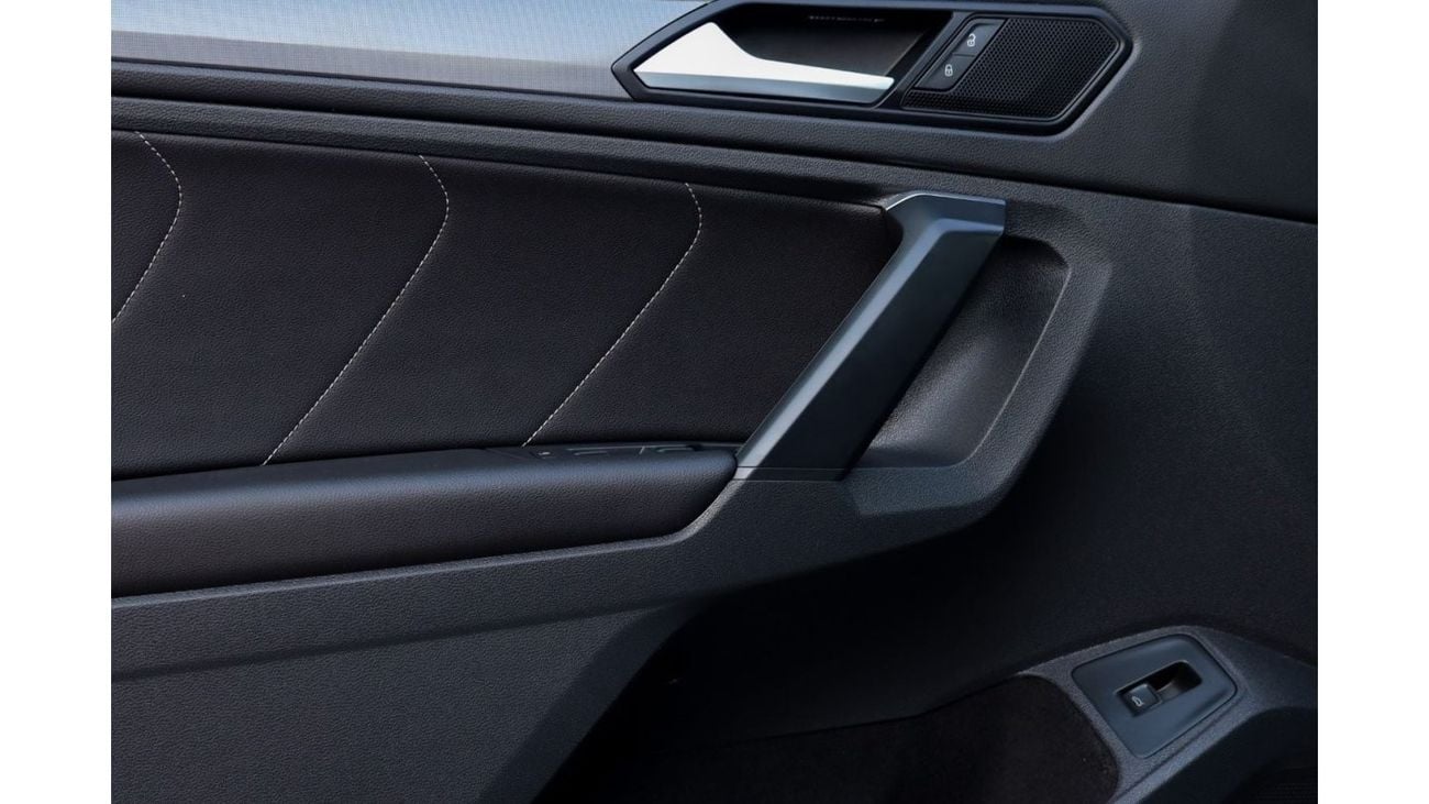 Volkswagen Tiguan Volkswagen Tiguan R-Line 2019 GCC under Warranty with Flexible Down-Payment/ Flood Free.