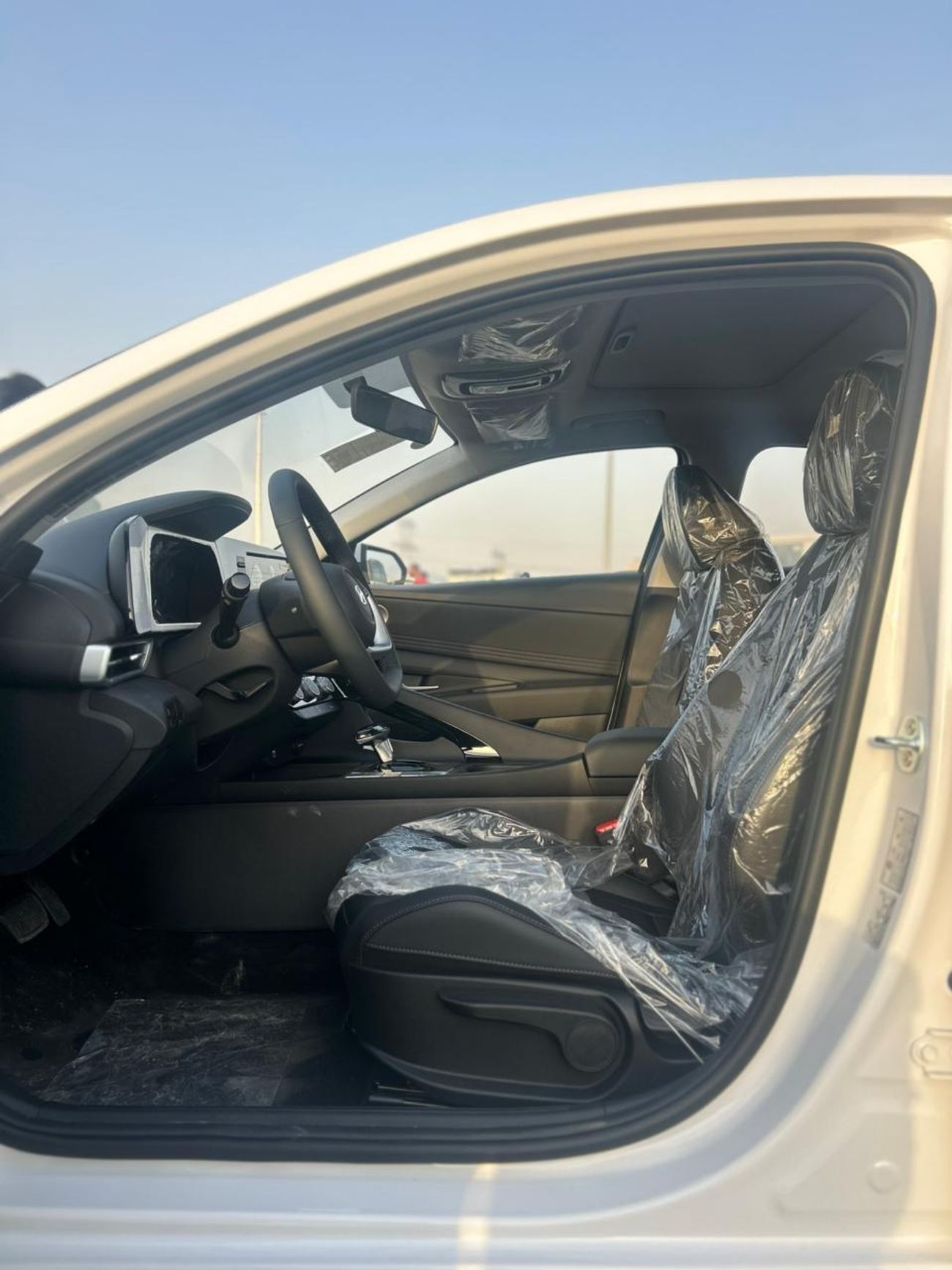 Hyundai Elantra Hyundai Elantra ELITE | 1.5L PETROL | SUNROOF WITH LEATHER | CHINESE SPECS