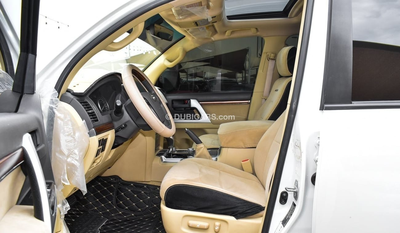 Toyota Land Cruiser GXR V8