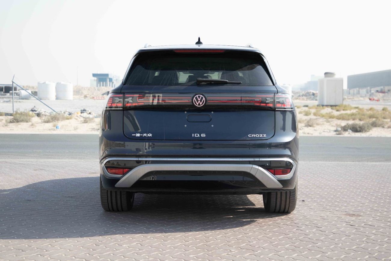 فولكس واجن ID.6 2024 Volkswagen ID6 Crozz Pro - Blue Inside Black | Export Only