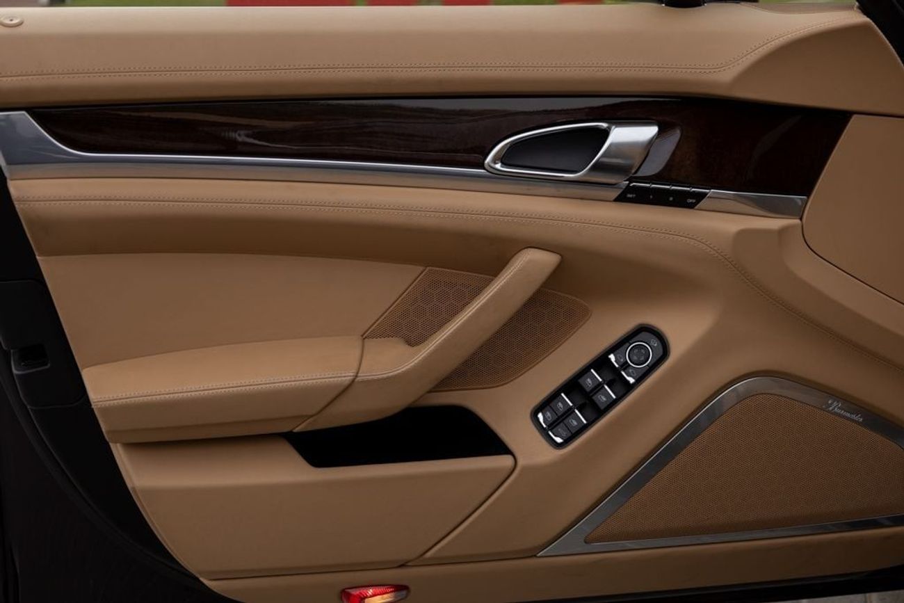 بورش باناميرا Porsche Panamera Turbo (LOWEST MILEAGE) 2010 GCC.