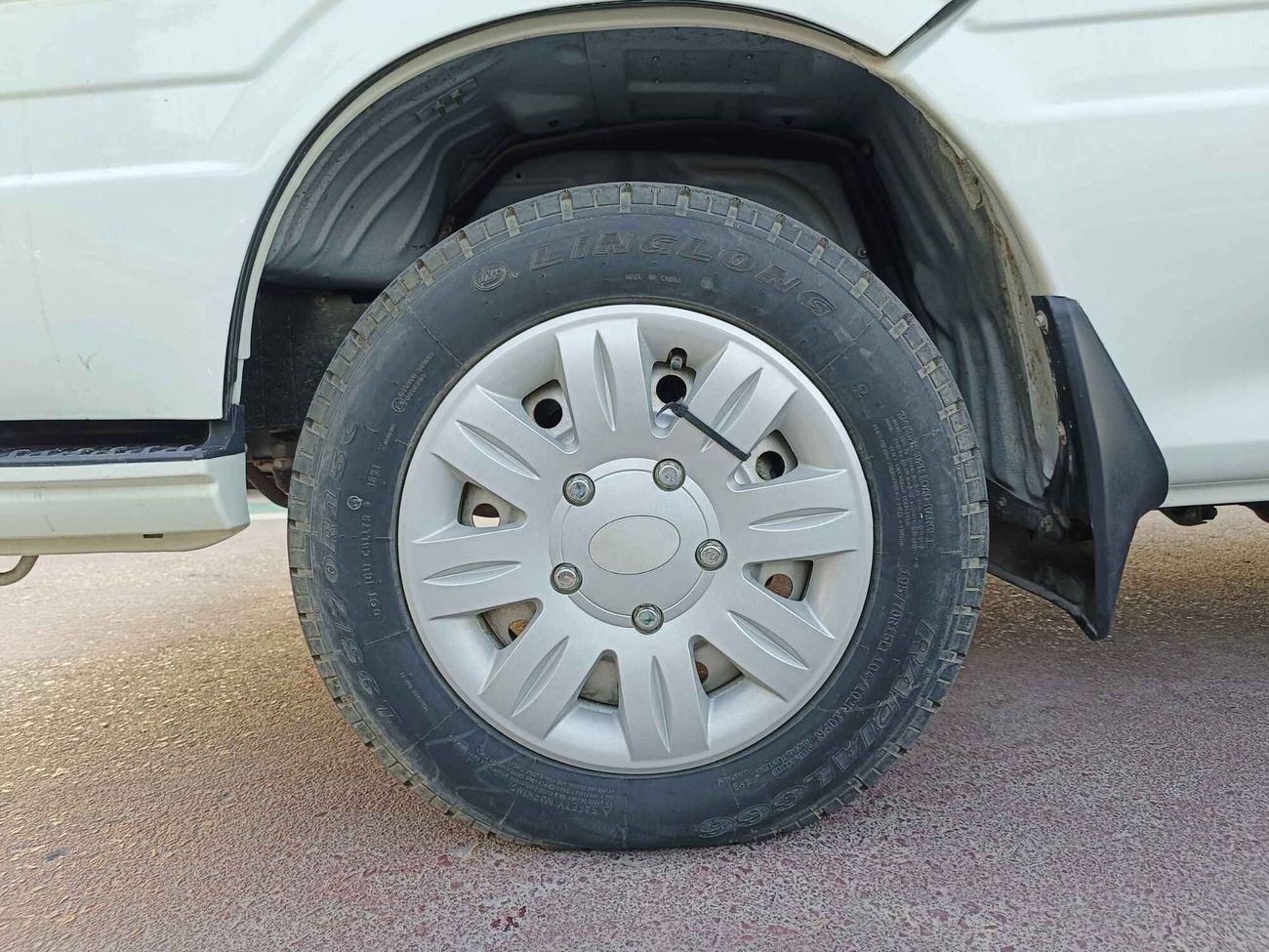 Jincheng Hiace 2.2L Petrol, M/T, 14 Seats (Can be Used in UAE)