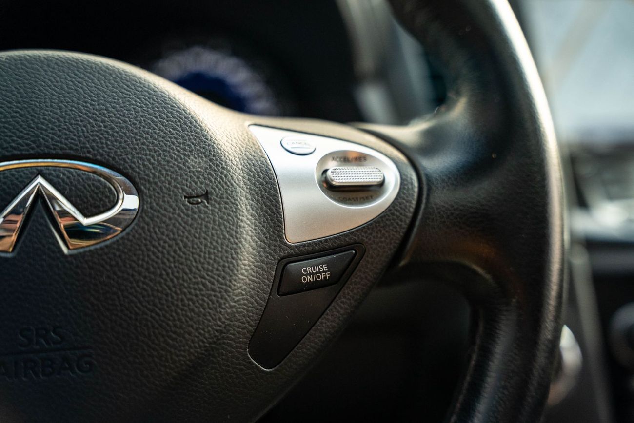 إنفينيتي QX70 Luxury 2019 GCC 3.7L V6 Full Service History